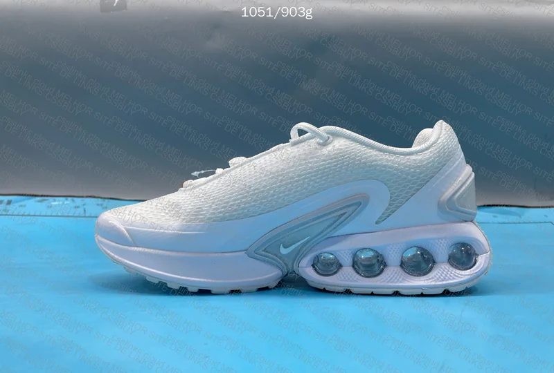 Air Max DN White 4