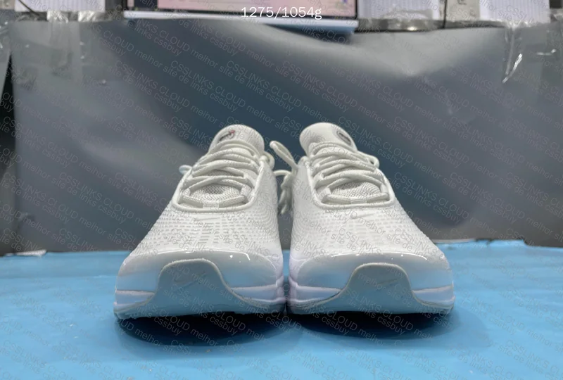 AIR MAX DN METALLIC SILVER 3