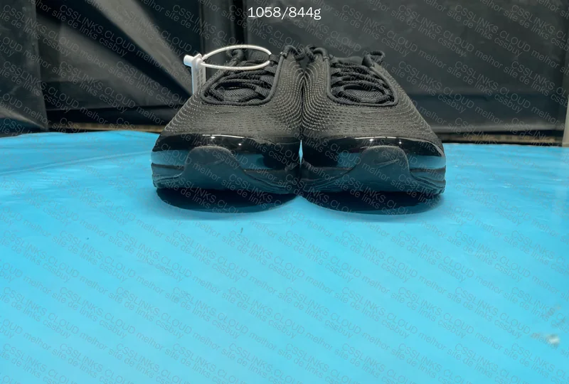 Air Max Dn "Triple Black" 3