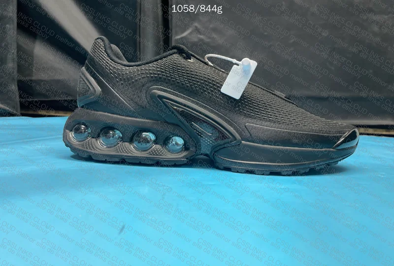 Air Max Dn "Triple Black" 4