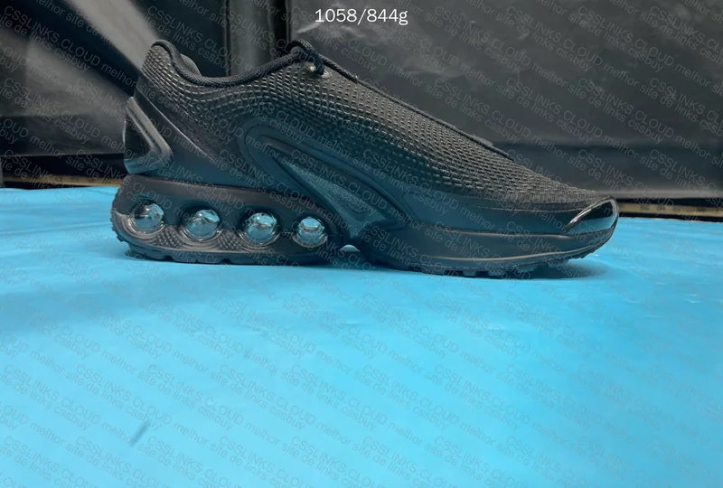 Air Max Dn "Triple Black" 7