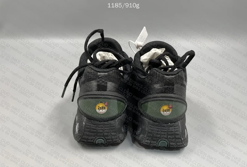 Air Max DN x Supreme 4