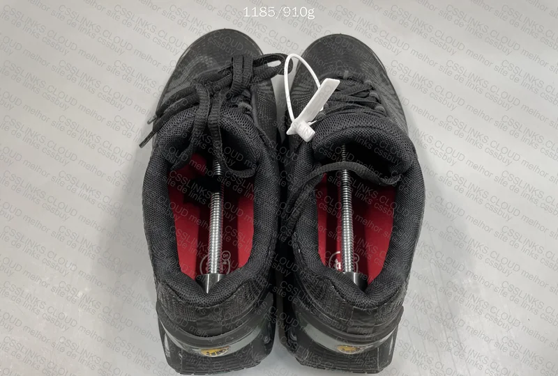 Air Max DN x Supreme 5