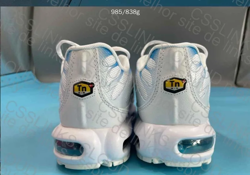 Air Max plus 4