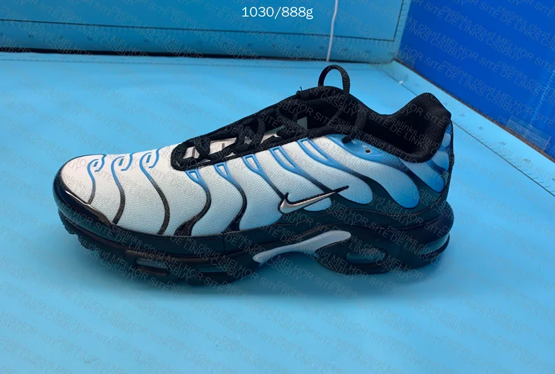 Air Max Plus Black/Sky Blue