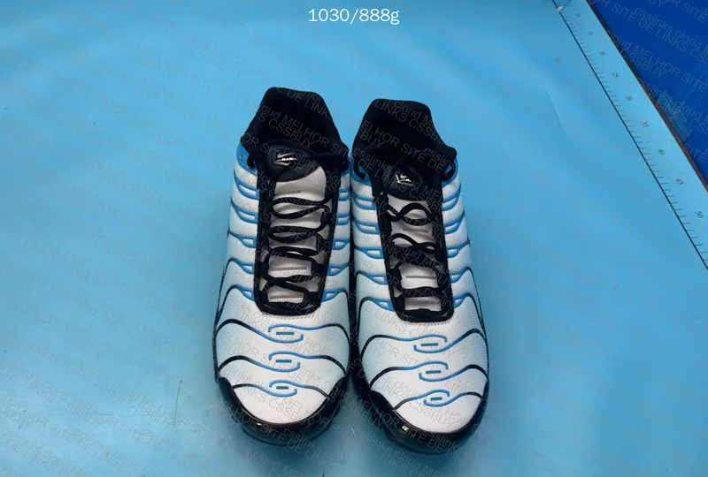 Air Max Plus Black/Sky Blue 2