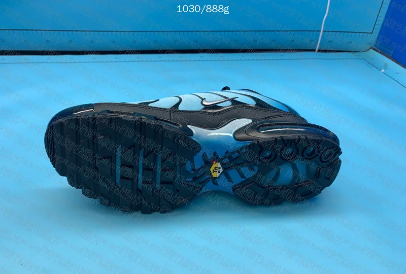 Air Max Plus Black/Sky Blue 4