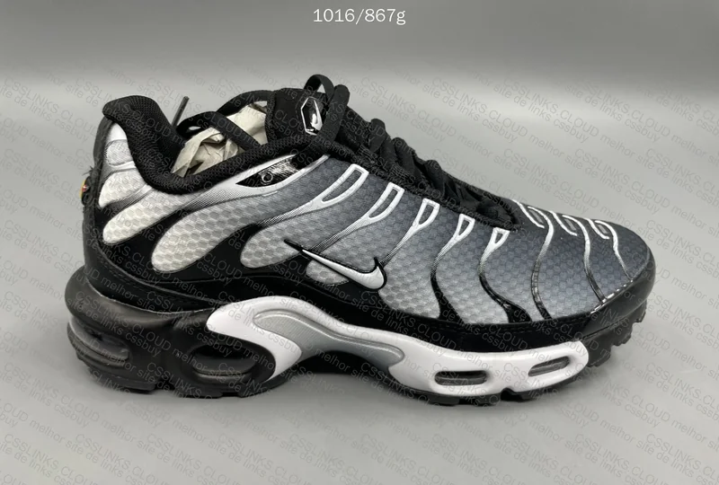 Air Max Plus TN Black Metallic Silver 4