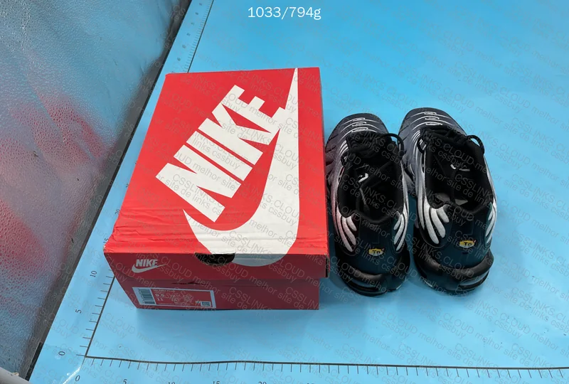 AIR MAX PLUS TN - METALLIC SILVER 2