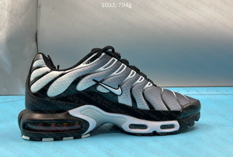 AIR MAX PLUS TN - METALLIC SILVER 4