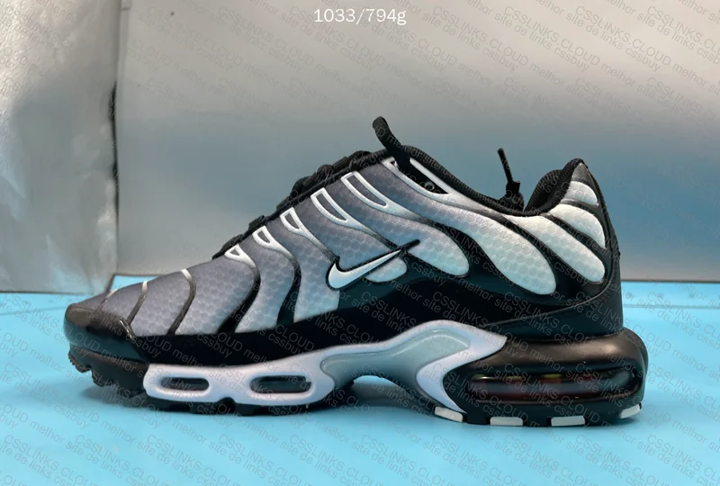 AIR MAX PLUS TN - METALLIC SILVER 9