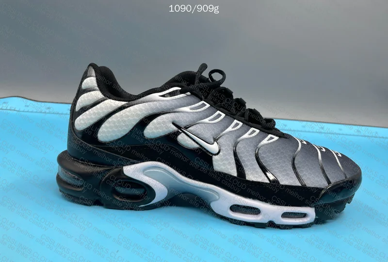 AIR MAX PLUS TN - METALLIC SILVER