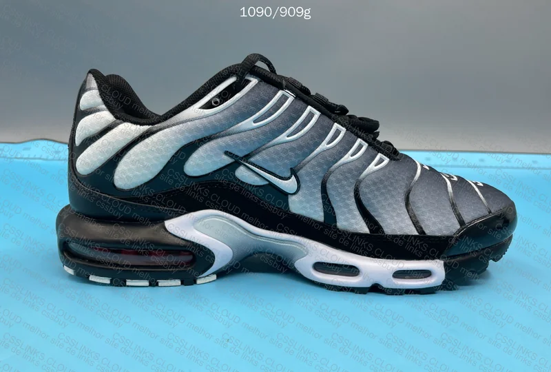 AIR MAX PLUS TN - METALLIC SILVER 7