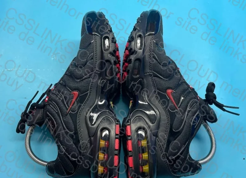 Air Max Plus TN (Black and Red)