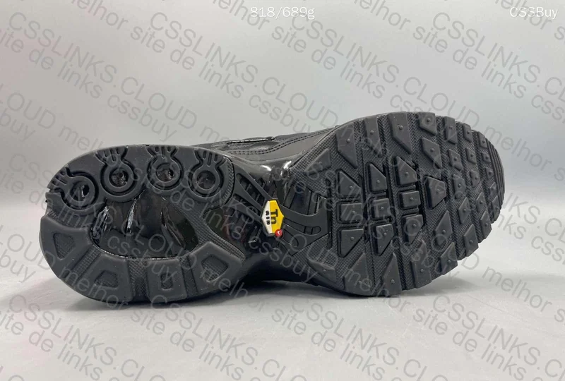 Air Max Plus "Triple Black" 9