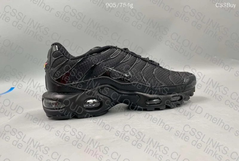 Air Max Plus "Triple Black" 4