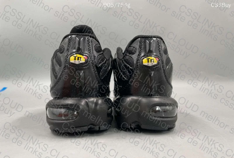 Air Max Plus "Triple Black" 9