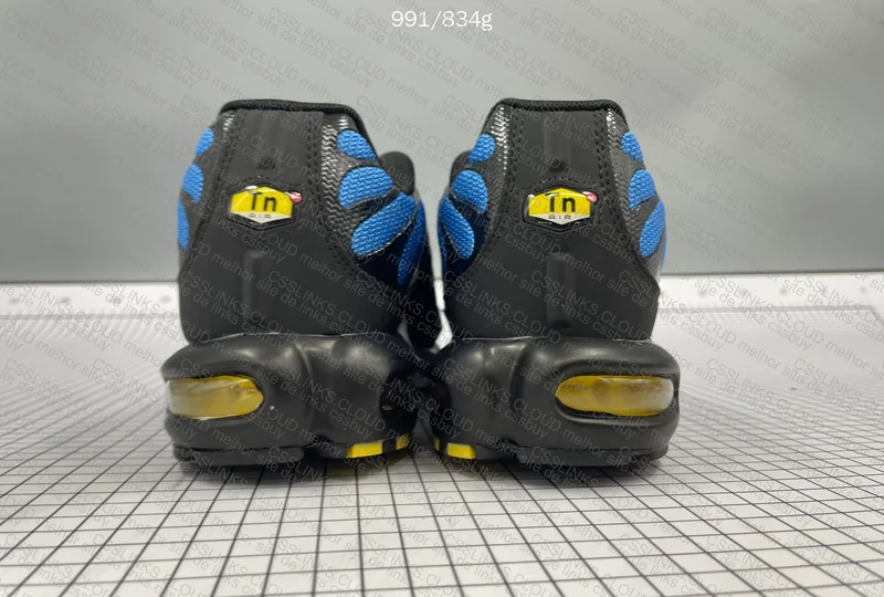 Air Max TN 1 Showing Absurd