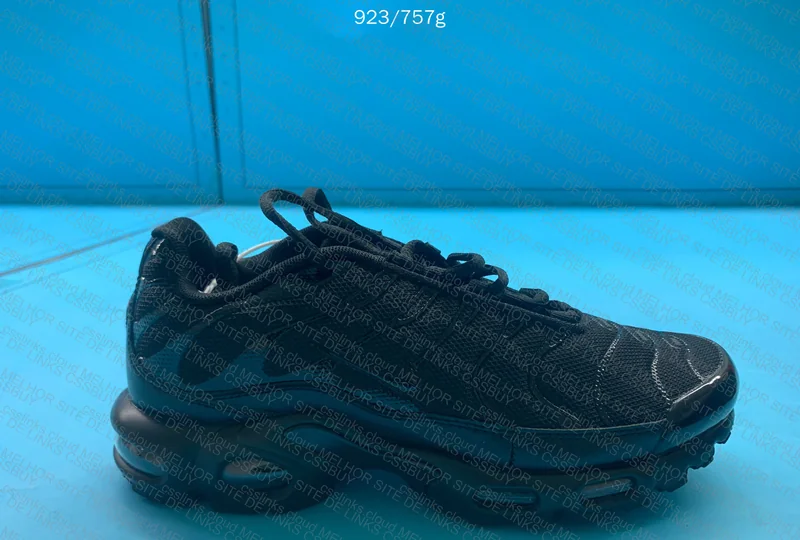 Air Max TN All Black 4