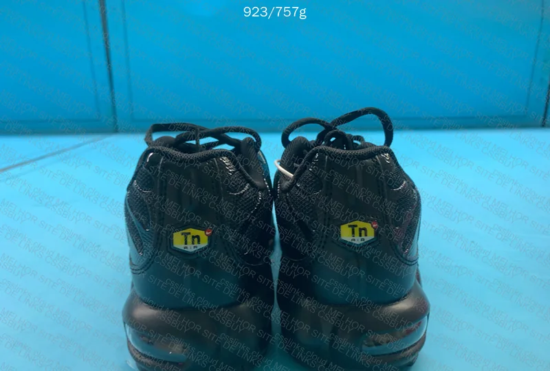 Air Max TN All Black 8