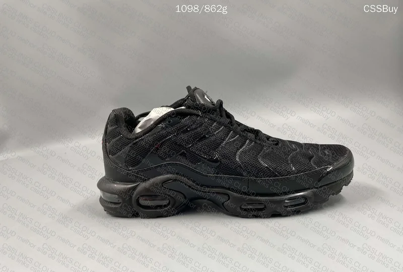 Air Max TN Plus Triple Black 4