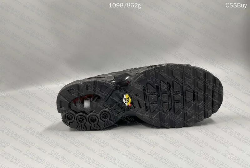 Air Max TN Plus Triple Black 5