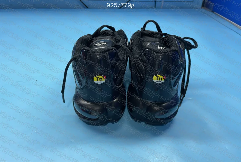 Air Max TN Plus "Triple Black" 3