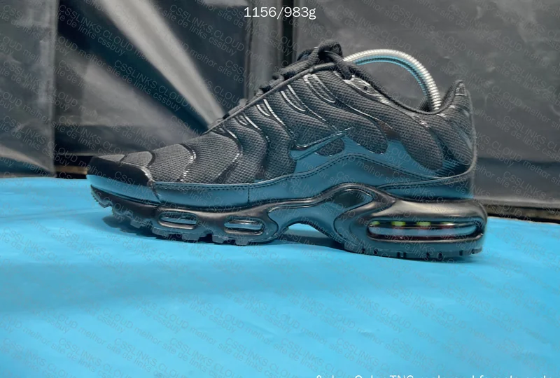 Air Max TN Triple Black 4