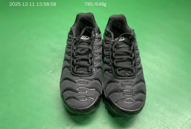 AIR MAX TN TRIPLE BLACK 4
