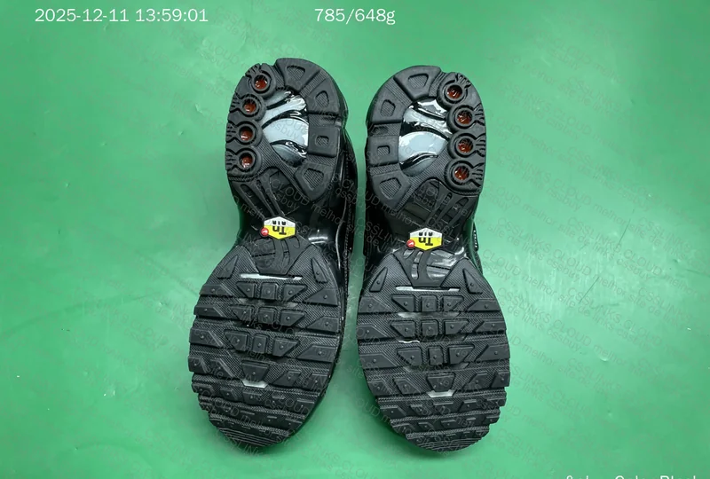 AIR MAX TN TRIPLE BLACK 7