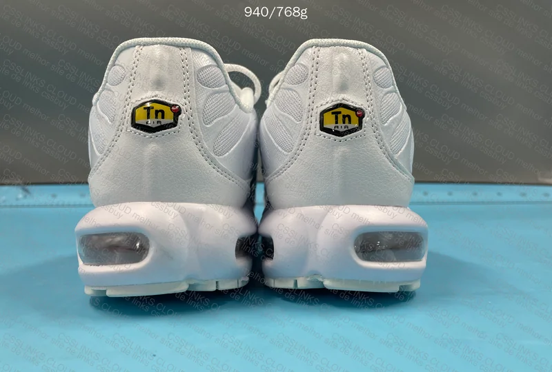 air max tn triple white 8