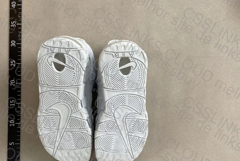 Air More Uptempo Borrowed by China to Clear a Batch 3