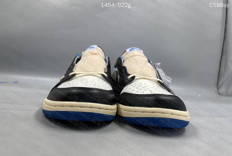 AirJordan 1 Low X Travis Scott X Fragment 2
