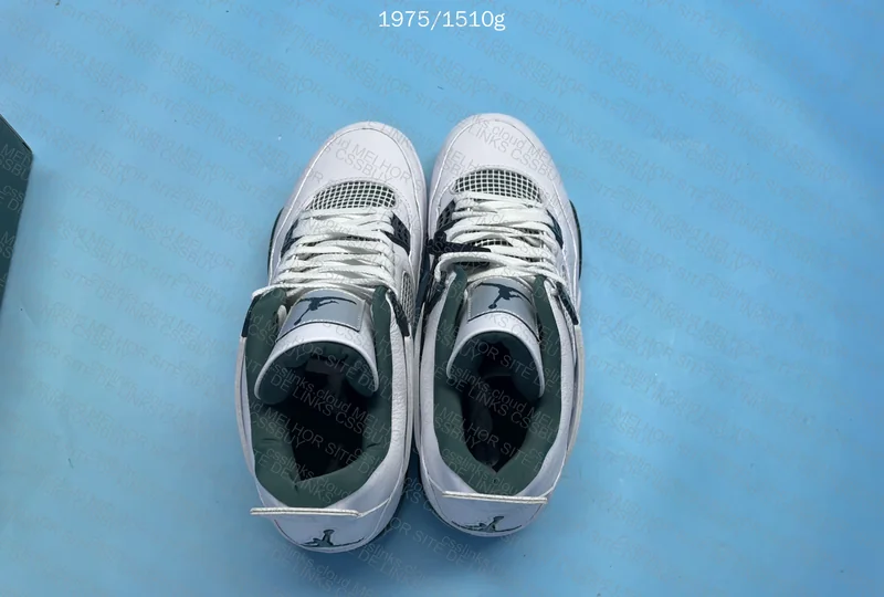 Air Jordan 4 Retro 3