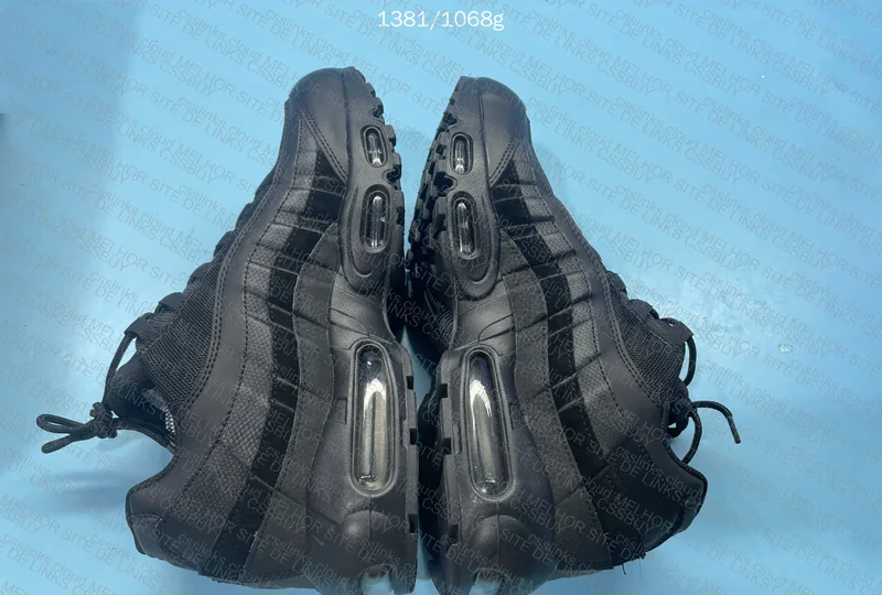 Air Max 95 Black 4