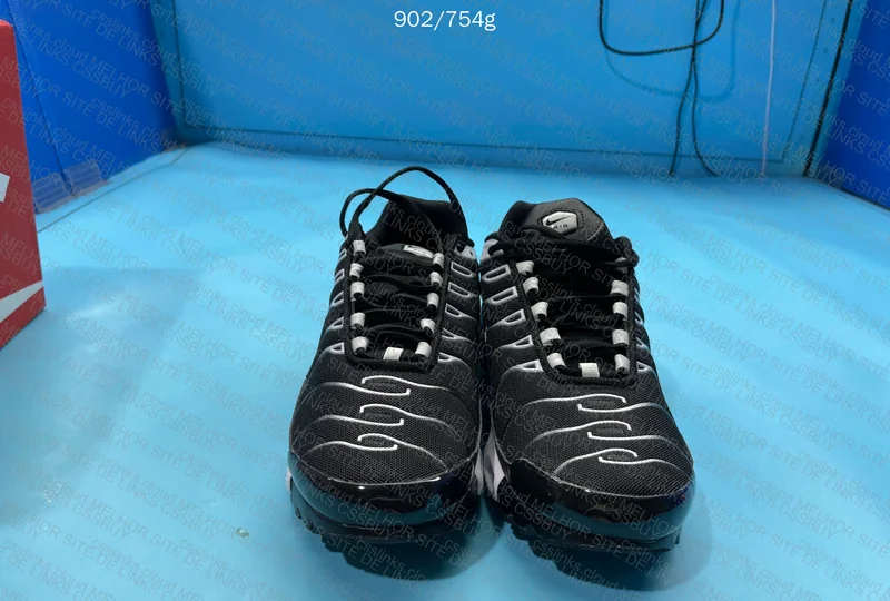 AIRMAX TN BLACK/SILVER 4