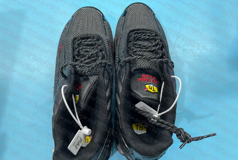 Air Max TN3 Black and Red 4