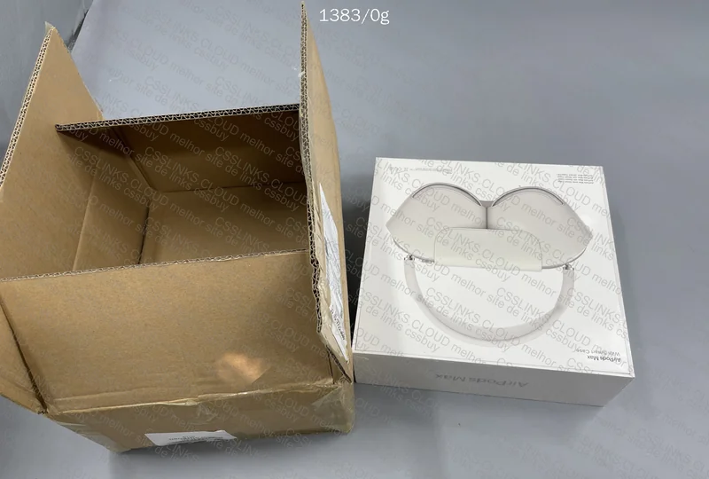 AirPods Max (White) 4
