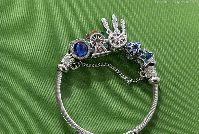 AirPods Pro, Pandora Ring, Atlantis, Pandora Bracelet 2