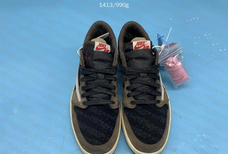 AJ 1 low travis scott mocha 2