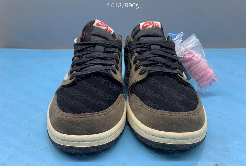 AJ 1 low travis scott mocha 3
