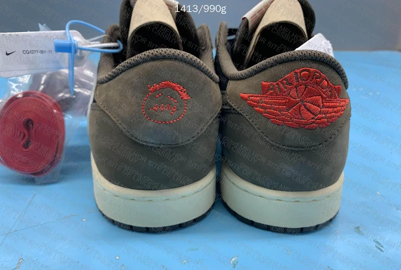 AJ 1 low travis scott mocha 4
