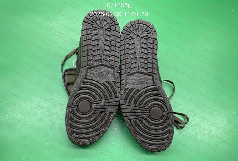 AJ TS Velvet brown OVO 9