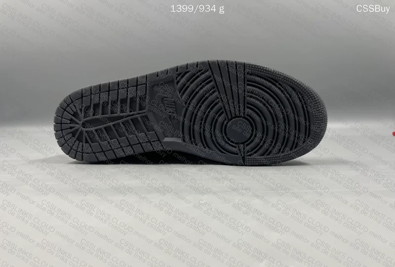 AJ1 BLACK PHANTOM TRAVIS SCOTT 4