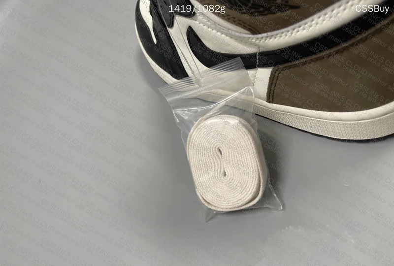 AJ1 DARK MOCHA 5
