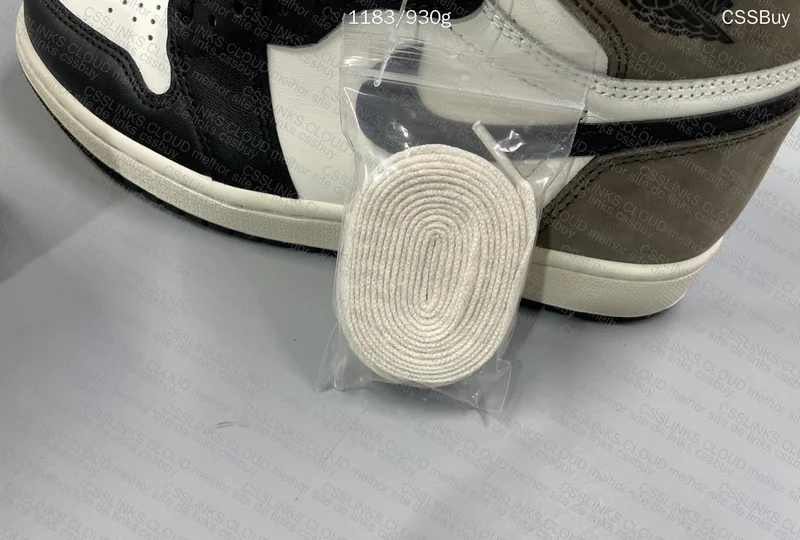 AJ1 DARK MOCHA 9