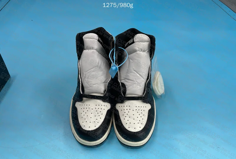 AJ1 Dark Mocha 4