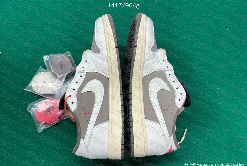 AJ1 Dark Mocha Reverse 2