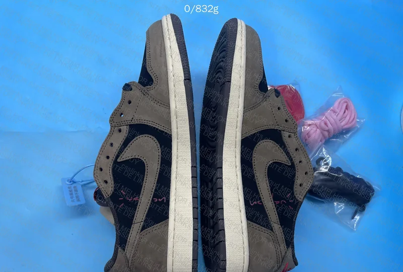 Aj1 Dark Mocha Travis FQ 3