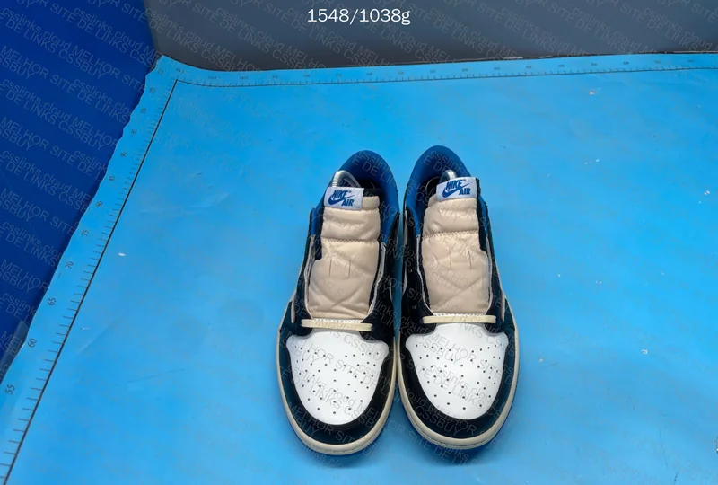 AJ1 Fragment e PUMA BMW 4